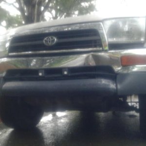 Front end boo-boo. New bracket, bumper, valance, filler, and grill. Keepers: signal lights, headlights, and Toyota emblem