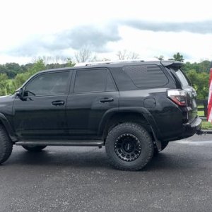 ICON stage 2, method NV 17s, and 285/70/17 BFG KO2s all on the same day!

Fanpole put on too!