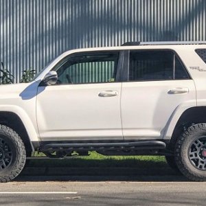 approx 3" lift, 265/70r17 stock sized BFG KO2's
