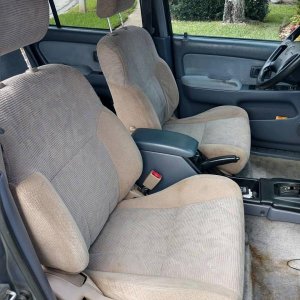 SR5 seats