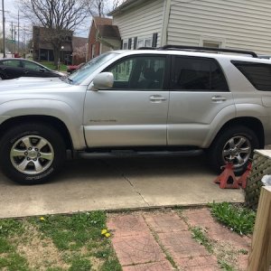 Before FJ struts, springs and lift spacers