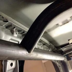 B pillar roof junction