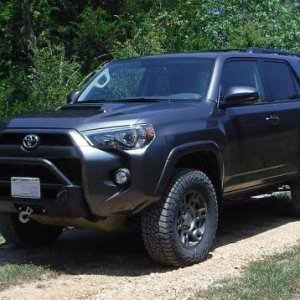 2019 T4R Off Road 4x4
265/70R17 Falken Wildpeak A/T3W, Eibach Pro Lift, Warn VR10 Winch, Warn 100022 Winch Bumper, TRD Skid Plate.