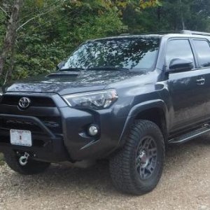 2019 T4R Off Road 4x4
265/70R17 Falken Wildpeak A/T3W, Eibach Pro Truck Lift, Warn VR10 Winch, Warn 100022 Winch Bumper, TRD Skid Plate, Cali Raised L