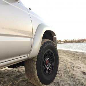 Never thought I’d install black finish wheels on one of my vehicles... the deal and outcome where great 