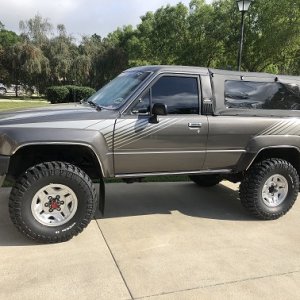 Back to SR5 alloys w/ Deegan 38, 32x11.5x15 MT
Soft Topper