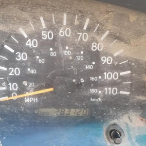 1998 Tacoma 4X4 2.7L auto 283,000 miles. Still on the road but rough