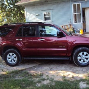 269029 2088843255163 1067665423 32501261 6757179 n

2007 T4R 4X4   SR5.  stock .   soon to have 2" front level kit , 17" TRD Sport rims....265-70-17 y