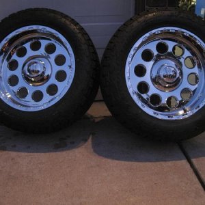 Wheels with Nitto Terra Grapplers 305/50R20