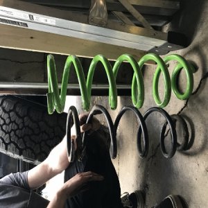 Stock rear springs VS Ironman 4X4 rear 3" "performance Plus" 440-880 lb springs: TOY069B