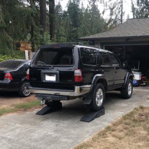 Front diff wasn't engaging in any 4x4 setting after going through mud. I put the rear on ramps to i can lift the front. I just had returned from a car