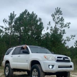 2017 Tacoma Struts + 2.5” Spacer Leveling Kit (Front Suspension)
2” Spacer (rear suspension)
285/70r17 Nitto Terra Grapplers