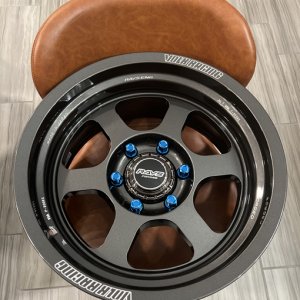 TE37XT 17X8.5
RAY LUGS