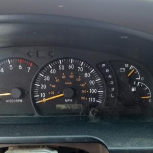 2001 Tundra 4X4 V8 automatic 326,546 miles, Typical busted shifter, just replaced rear carrier, still running strong