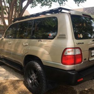 Rear view w Prinsu rack and painted bumper