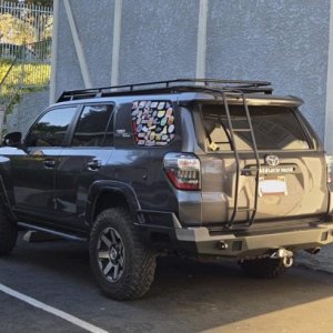 Original lift is Bilstein + Eichback leveling kit (Front - 6112s 2.5-nch lift, rear - 5100s 1-inch lift)