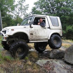 89 Suzuki Samurai on the trail.