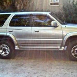 2.5" daystar lift with stock tires. i just got my 285/75/16 bfg a/t on last week..ill get some pics up soon
