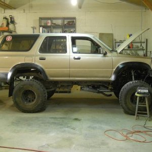 Afterwards, with the requisite 3" body lift.  It's taller than I prefer, but the lift IS necessary for distributor and header clearance.  Cobbled exha