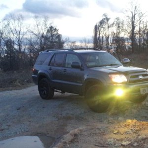 how bout them HID's on a phone camera! DDM 3000k fogs, stock heads.