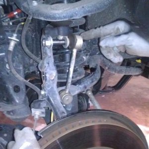 Swaybar end link detatched