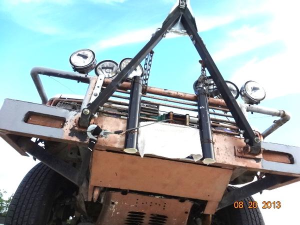 1 Heavy Duty IRON Kangaroo Bumper Tow Hitch Winch 6 Off Road Lights fishing pole holders (16)   Copy