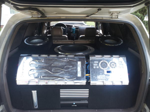 1 High Current 2400watt Audiobahn Amp for 2 2006 model FlameQ 12" Subs , plus 1   2007 1200watt Amp for  1  18" Ultra Excursion Sub,  3 boxs with 4 po