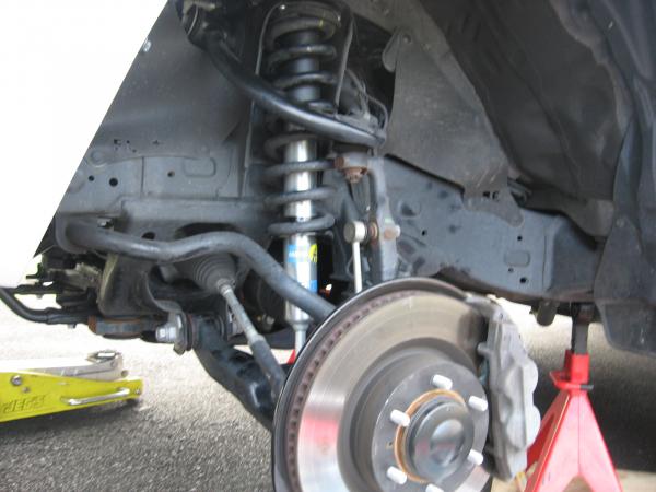 18 4runner Front Bilstein  006
