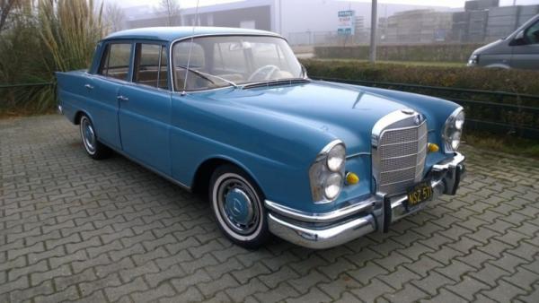 1965 Mercedes 220S