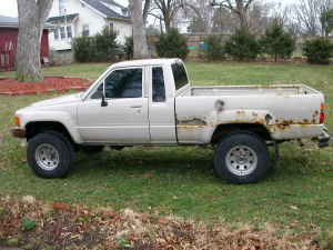 1986 "trashky"  hands down the best Yota Ive ever owned..... 250+K miles on original 24r...... comfiest seats ive ever had.....lighter gage metal made