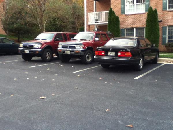 1995 4runner next to my dads 1999 tacoma