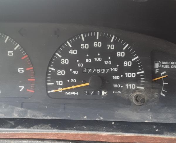 1997 4Runner 3.4 5spd 4X4 Off road due to frame and body, still runs and drives