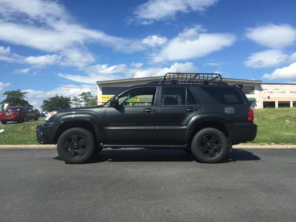 2.5' Daystar leveling kit installed.