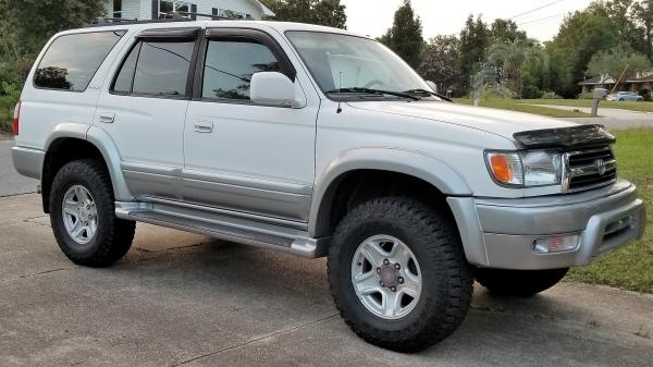 2000 4Runner
Goodyear Ultra Terrains 10.5x31.5
2 1/2 inch lift