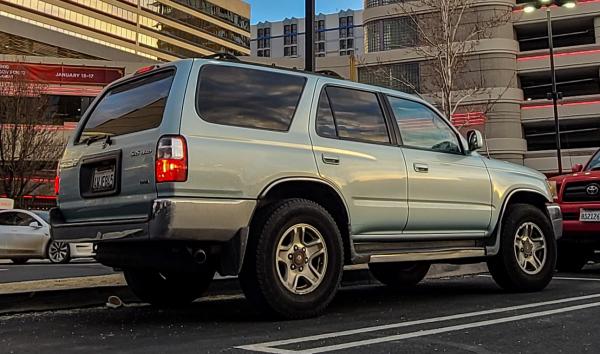 2001 Toyota 4RUNNER 4x4 in Glacier Metallic Blue