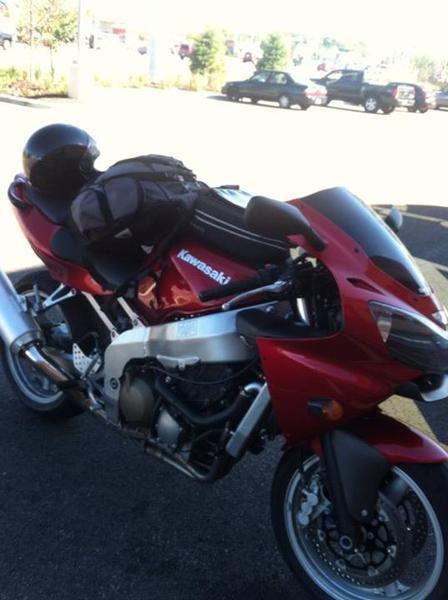 2007 Kawasaki ZZR 600
My first real bike.
Got this in a trade. Had a 1998 Suburban that I got in trade for my bug and I definitely didn't need it so I