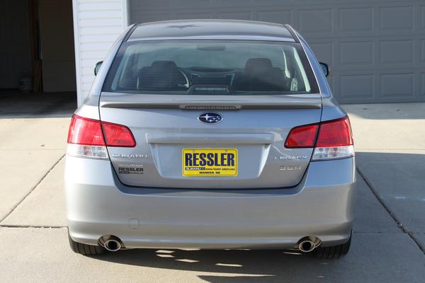 2010 Legacy 3.6R Premium 02 (Rear) Cropped