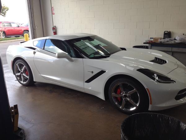 2014 Chevrolet Corvette Stingray Coupe
3LT, Arctic White/Adrenaline Red, 6A, Performance Exhaust