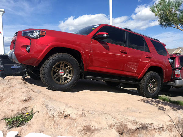 2015 4Runner Salsa Red with FN Wheels ƒ(x) Pro by FN Wheels and Cochrane Toyota in Cochrane, AB, Canada.