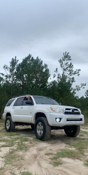 2017 Tacoma Struts + 2.5” Spacer Leveling Kit (Front Suspension)
2” Spacer (rear suspension)
285/70r17 Nitto Terra Grapplers