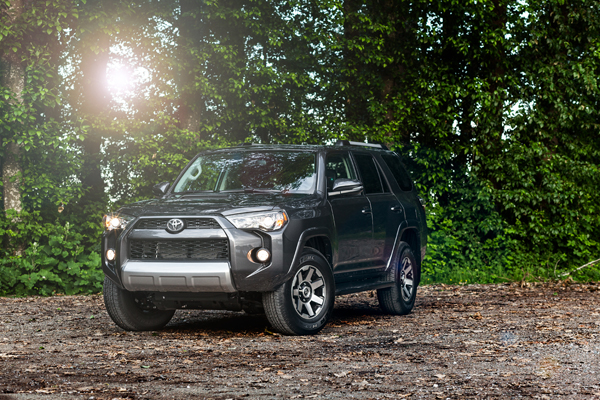 2017 TRD Off Road w/ KDSS

Currently stock.