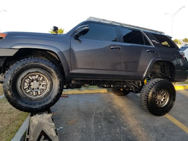 20180330 185730 (Medium)

Full parts list:
Front
GS59-574
C59-352
SC59-001
DD59-527K
UCA59-002K
Rear
C59-701V
GS59-575
WA59-520K
WA59-522K
SE59-529
PR