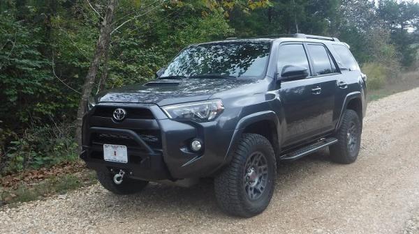 2019 T4R Off Road 4x4
265/70R17 Falken Wildpeak A/T3W, Eibach Pro Truck Lift, Warn VR10 Winch, Warn 100022 Winch Bumper, TRD Skid Plate, Cali Raised L