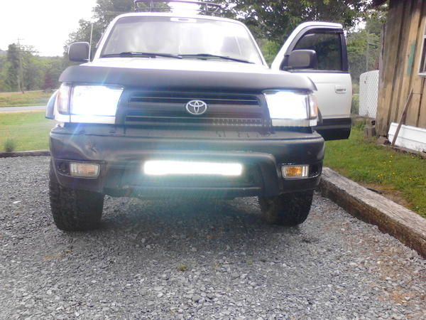 22" CREE LED light bar installed on factory for light hardness with relay.....OPT7 8000k hids hi\low beam plug and play kit. Super white led parking\c