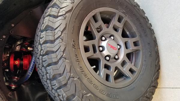 285/70/17 & Toytec BOSS 2.5 Coilover with TC UCA