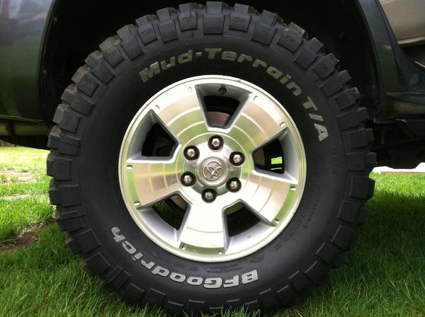 305/65R17 on stock wheels
