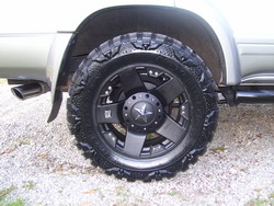 33" Nitto Mud Grapplers on 18" Rockstars