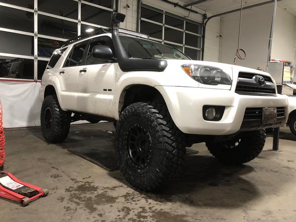 37’s finally on!! Time to regear and cut flex it out to see where more cutting is needed! No rubbing at full lock as it sits with about an inch from t