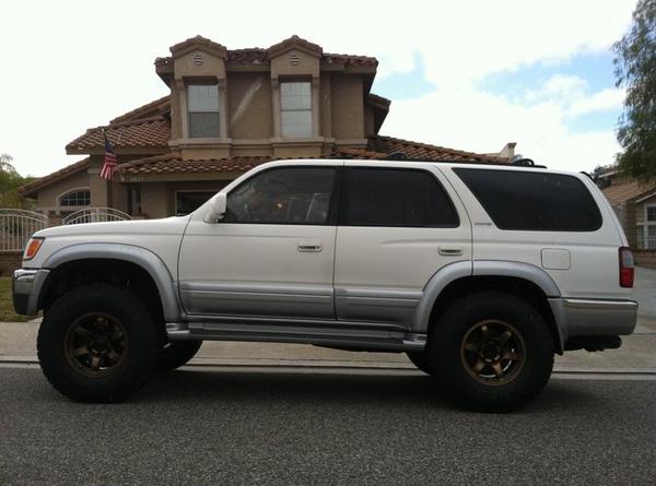4-Runner w/ Konig Countersteer Offroad wheels.
