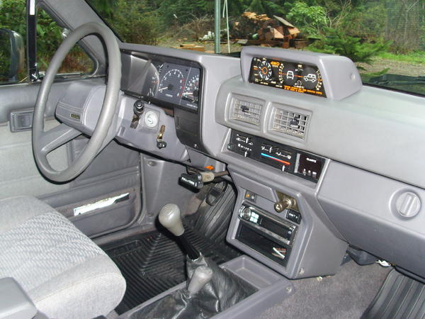 4Runner dash close up You get a good look at the inclinometer and the Heavy Duty Husky floor mats